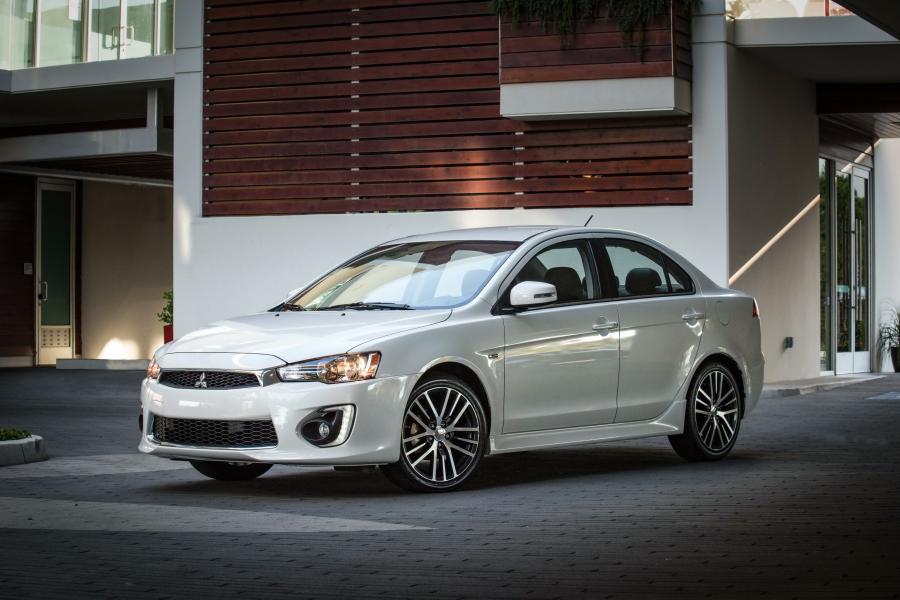  Mitsubishi Lancer SEL 2016 года  (NA) (фото 4 из 21)